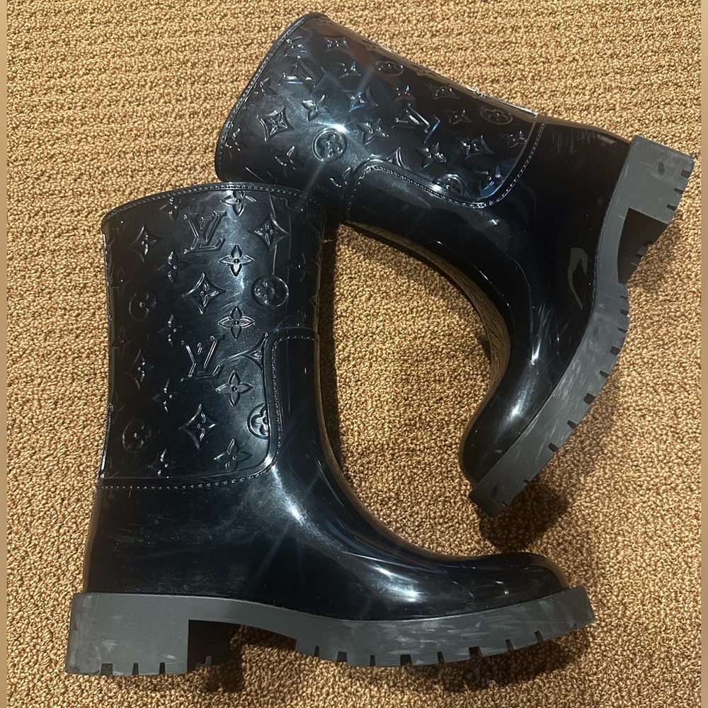 Louis Vuitton Glossy Black Women's Winter Boots